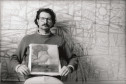 Nova exposição do MAC Paraná celebra os 80 anos do artista Rogério Dias