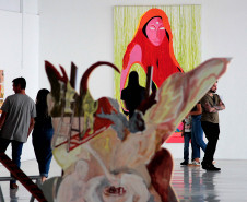 Sala Aberta: exposição “Coletiva” é prorrogada até janeiro de 2025 no MAC Paraná