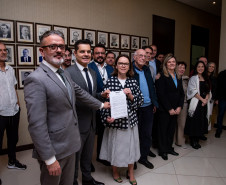Estado firma acordo para retomada das obras do Museu de Arte Contemporânea do Paraná