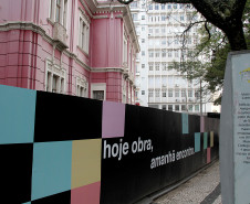 Estado firma acordo para retomada das obras do Museu de Arte Contemporânea do Paraná