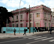 Estado firma acordo para retomada das obras do Museu de Arte Contemporânea do Paraná