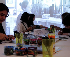 MAC Paraná promove atividade visual voltada a pessoas no espectro autista