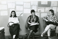 Mariza Bertoli (à esq.) dirigiu o MAC-PR entre 1983 e 1984. 