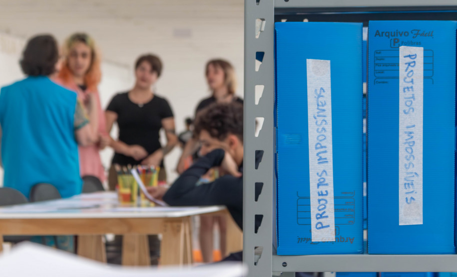 Coletivo Brutas transforma a Sala Aberta do MAC Paraná; confira a programação