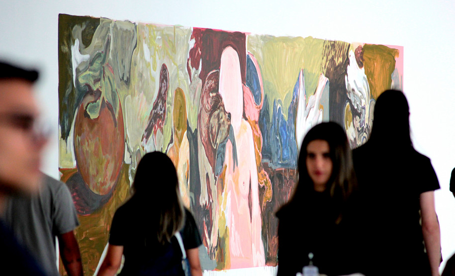 Práticas curatoriais no MAC-PR: visita mediada e roda de conversa na próxima Quarta Pública