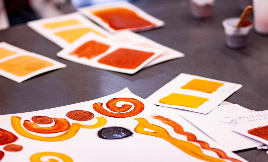 MAC-PR promove oficina sobre criação de pigmentos naturais com plantas nativas