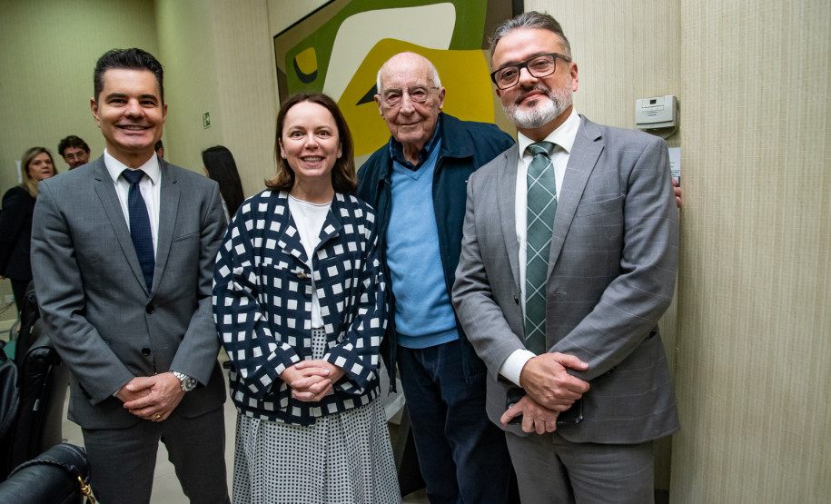 Estado firma acordo para retomada das obras do Museu de Arte Contemporânea do Paraná