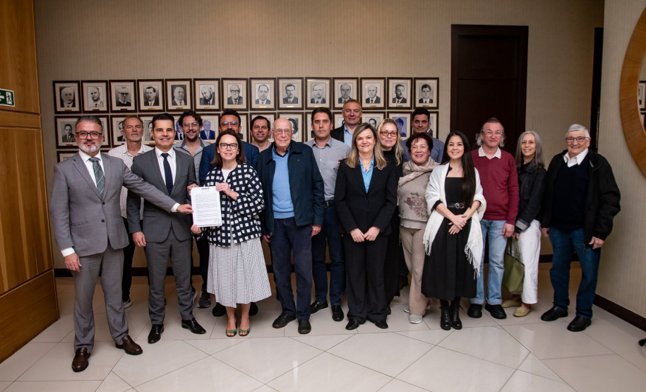 Estado firma acordo para retomada das obras do Museu de Arte Contemporânea do Paraná