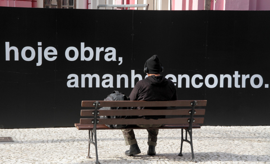 Estado firma acordo para retomada das obras do Museu de Arte Contemporânea do Paraná