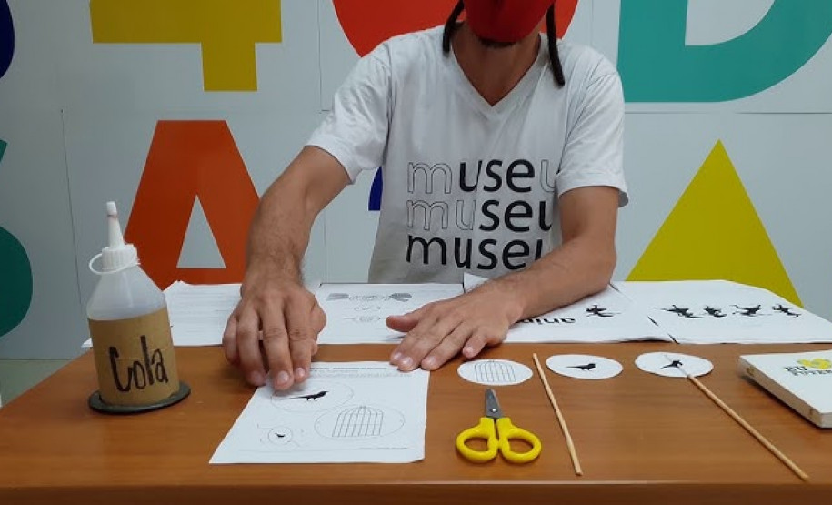 MAC Paraná promove oficina de papermotion em parceria com a Unespar