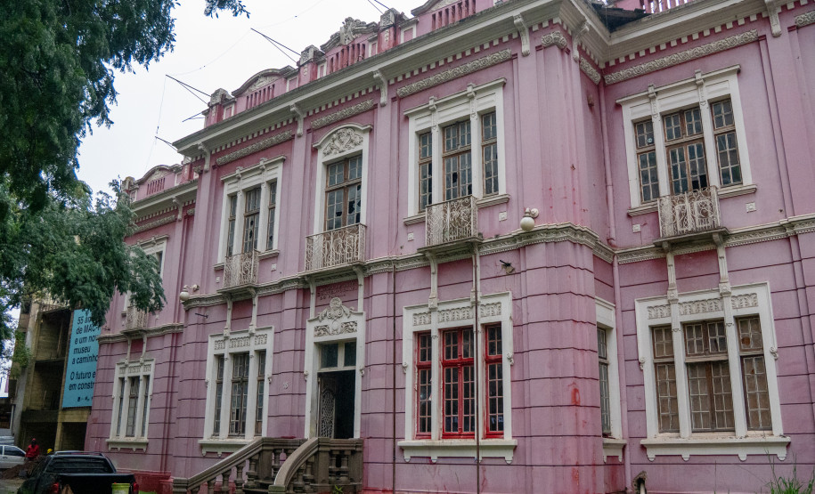 Governo do Estado retoma obras de restauro da sede histórica do MAC Paraná