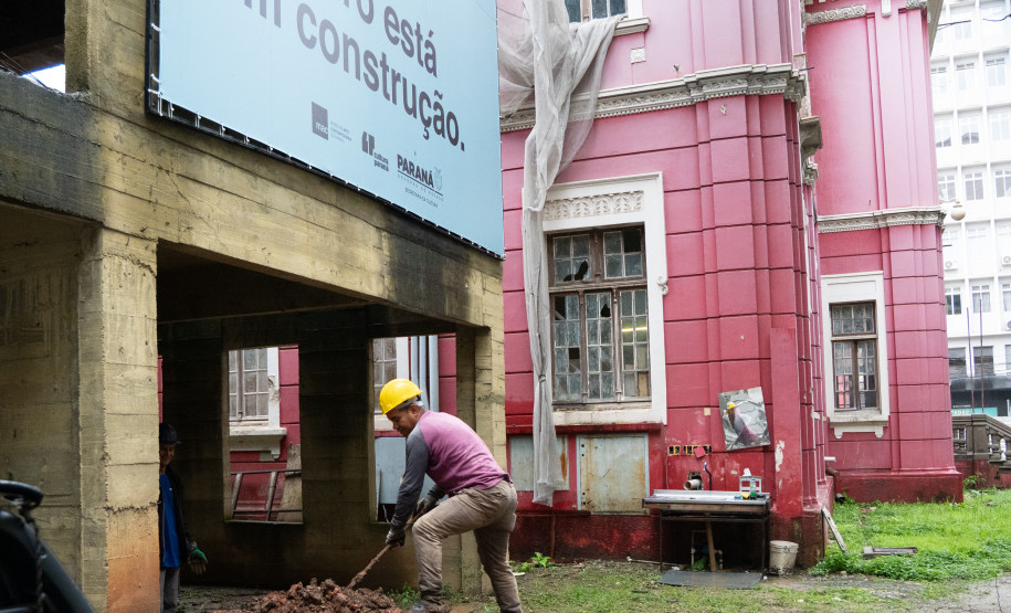 Governo do Estado retoma obras de restauro da sede histórica do MAC Paraná