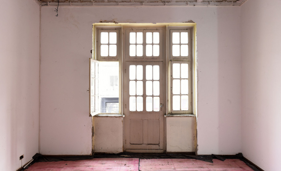 Prédio do MAC-PR, no centro de Curitiba, está com reforma em andamento.